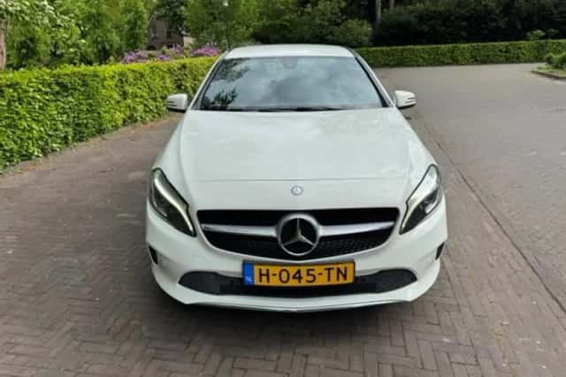 Mercedes-Benz A-Klasse (2016) thumbnail 2