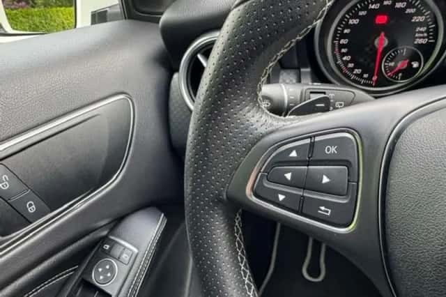 Mercedes-Benz A-Klasse (2016) thumbnail 11