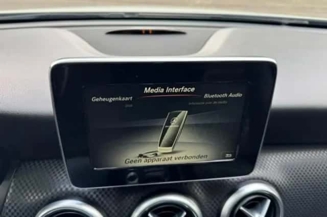 Mercedes-Benz A-Klasse (2016) thumbnail 13