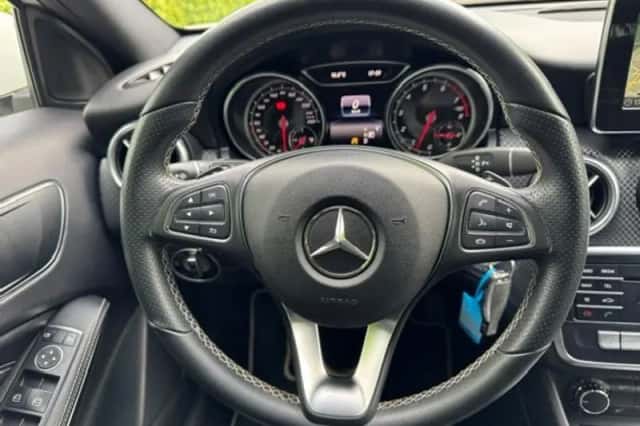 Mercedes-Benz A-Klasse (2016) thumbnail 9