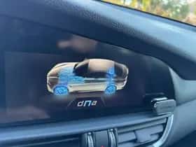 Alfa Romeo Giulia (2019) thumbnail 18