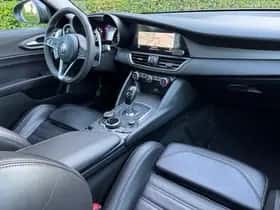 Alfa Romeo Giulia (2019) thumbnail 20