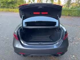 Alfa Romeo Giulia (2019) thumbnail 22