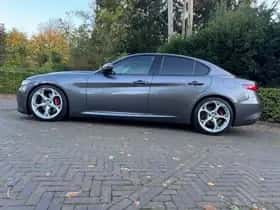 Alfa Romeo Giulia (2019) thumbnail 4
