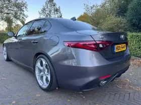 Alfa Romeo Giulia (2019) thumbnail 5