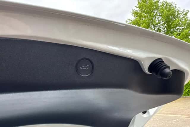 Tesla Model 3 (2020) thumbnail 22