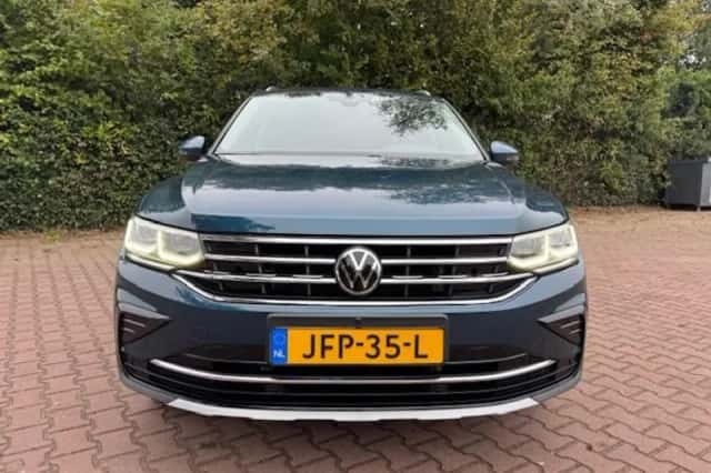 Volkswagen Tiguan (2021) thumbnail 2