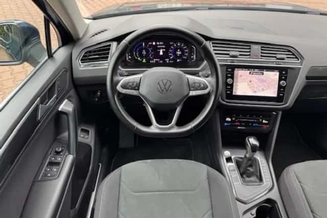 Volkswagen Tiguan (2021) thumbnail 11