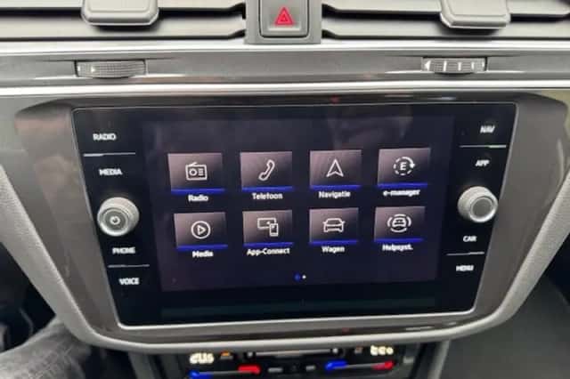 Volkswagen Tiguan (2021) thumbnail 15