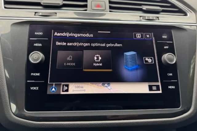 Volkswagen Tiguan (2021) thumbnail 17