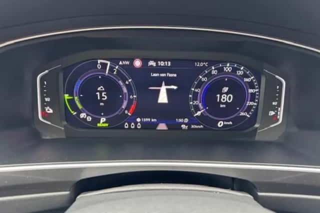 Volkswagen Tiguan (2021) thumbnail 18