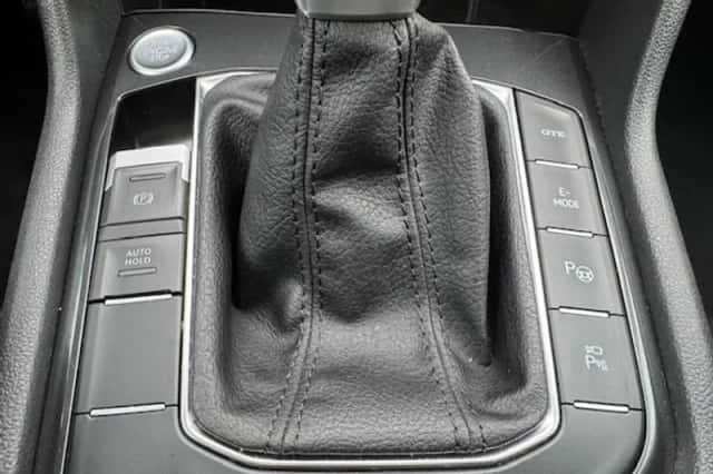 Volkswagen Tiguan (2021) thumbnail 22