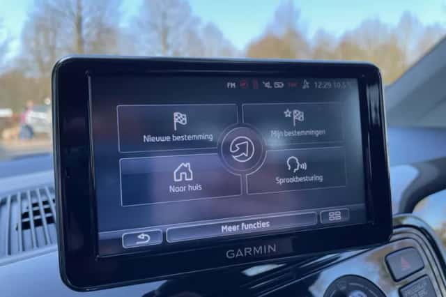 Volkswagen Up! (2015) thumbnail 11
