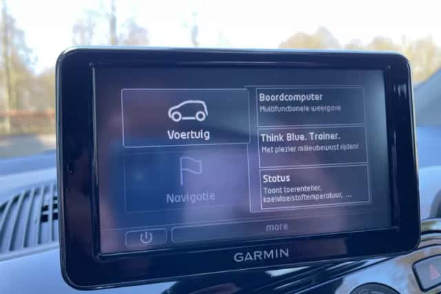 Volkswagen Up! (2015) thumbnail 12