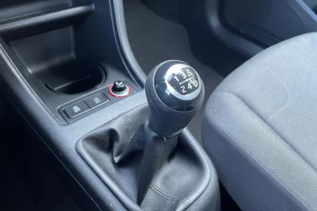 Volkswagen Up! (2015) thumbnail 8