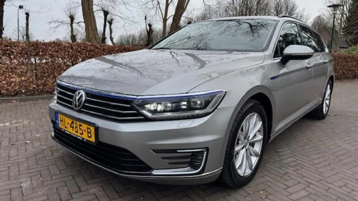 Volkswagen Passat (2015) — foto 1