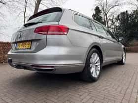 Volkswagen Passat (2015) thumbnail 25