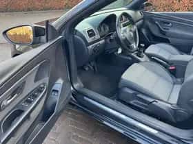 Volkswagen Eos (2010) thumbnail 5