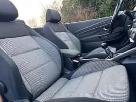 Volkswagen Eos (2010) thumbnail 10