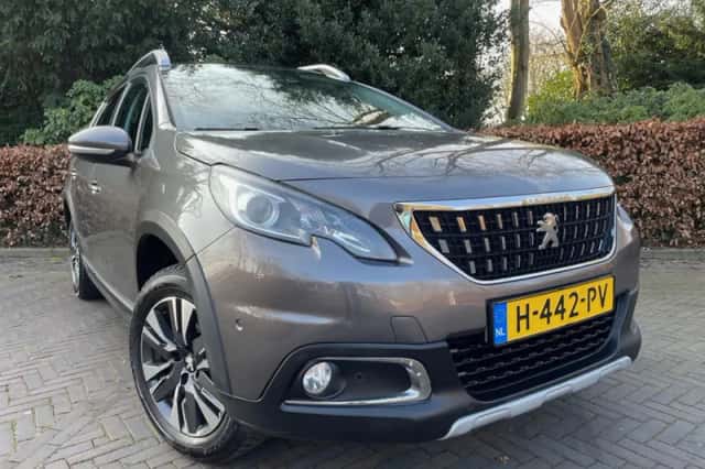Peugeot 2008 (2016) thumbnail 2