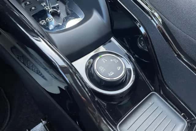 Peugeot 2008 (2016) thumbnail 13