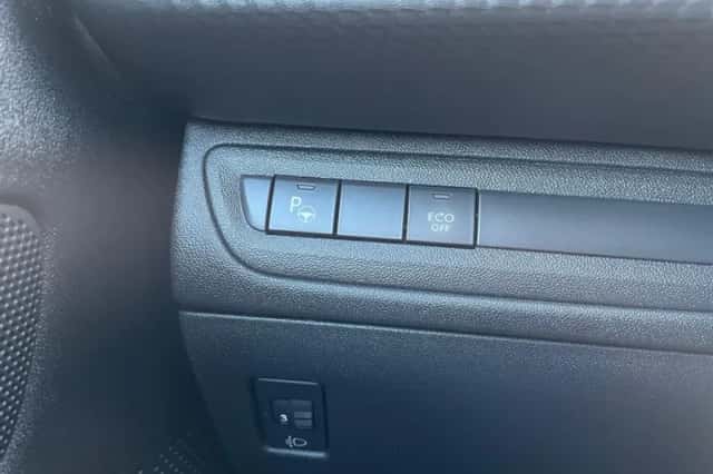 Peugeot 2008 (2016) thumbnail 14
