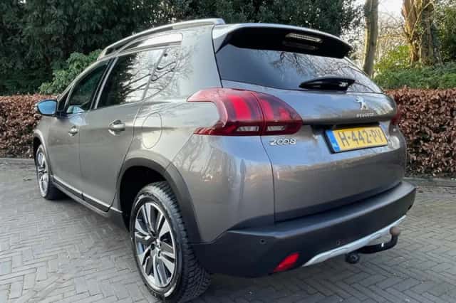 Peugeot 2008 (2016) thumbnail 4