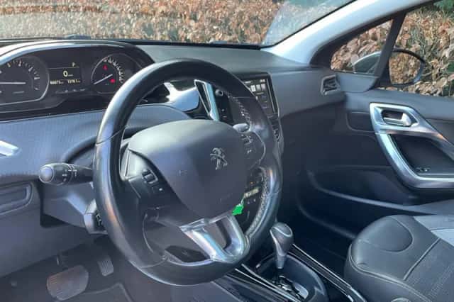 Peugeot 2008 (2016) thumbnail 7