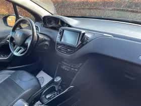 Peugeot 2008 (2016) thumbnail 8