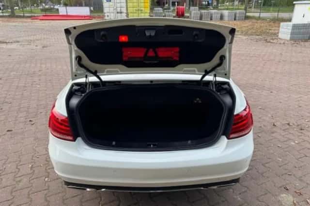 Mercedes-Benz E-Klasse (2015) thumbnail 23