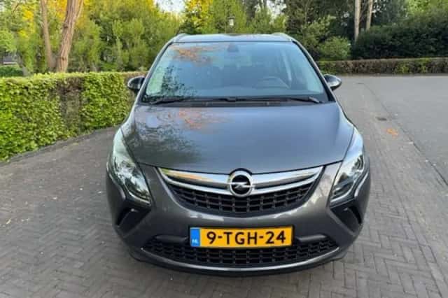 Opel Zafira (2012) thumbnail 2