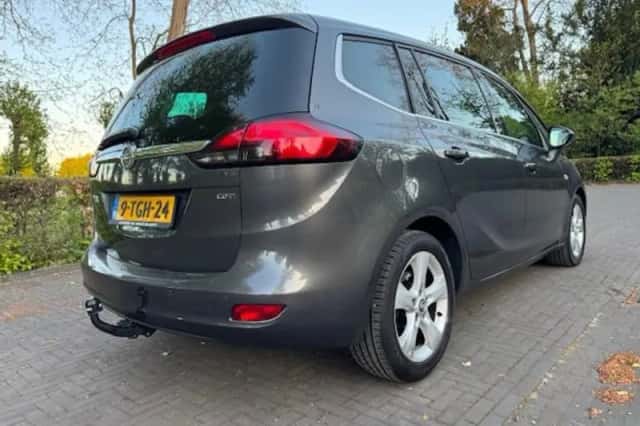 Opel Zafira (2012) thumbnail 21