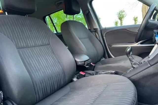 Opel Zafira (2012) thumbnail 23