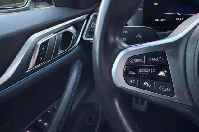BMW i4 (2022) thumbnail 12