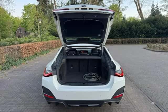 BMW i4 (2022) thumbnail 22