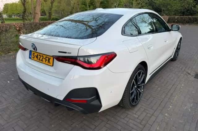 BMW i4 (2022) thumbnail 25