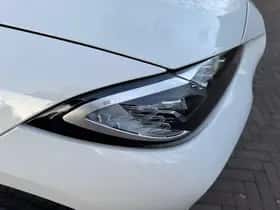 BMW i4 thumbnail 30