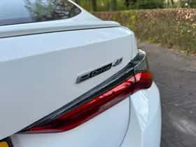 BMW i4 thumbnail 33