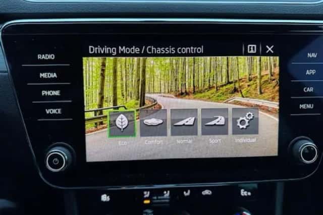 Škoda Superb (2020) thumbnail 13