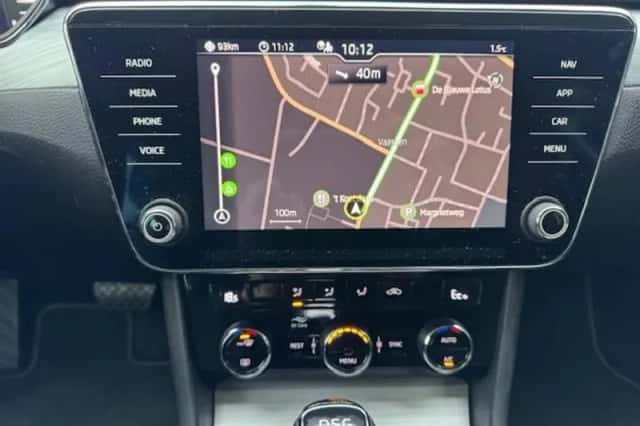 Škoda Superb (2020) thumbnail 15