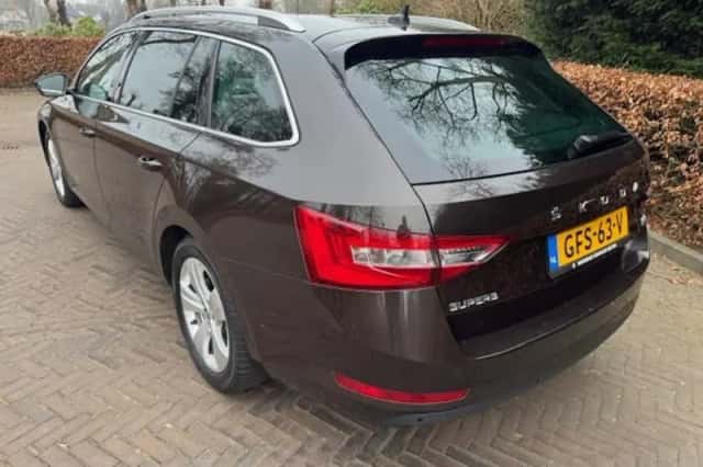 Škoda Superb (2020) thumbnail 4