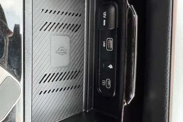 Kia Sportage (2023) thumbnail 23