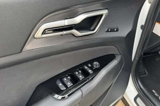 Kia Sportage (2023) thumbnail 6