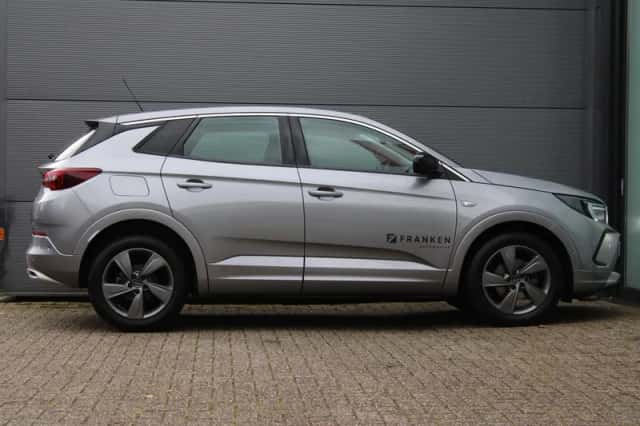 Opel Grandland (2024) thumbnail 2