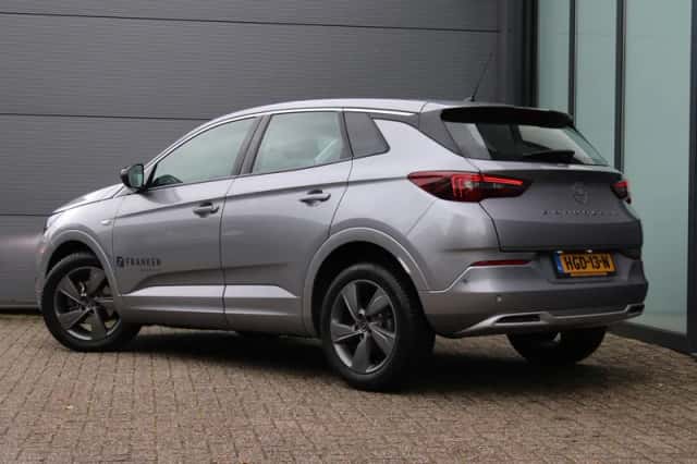 Opel Grandland (2024) thumbnail 3