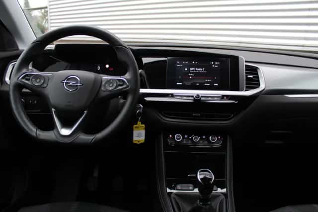 Opel Grandland (2024) thumbnail 5
