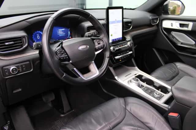 Ford Explorer (2024) thumbnail 4