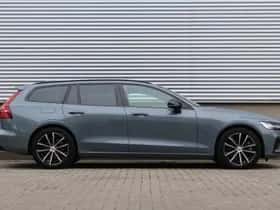 Volvo V60 (2023) thumbnail 2