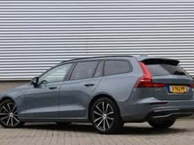 Volvo V60 (2023) thumbnail 3