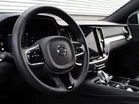 Volvo V60 (2023) thumbnail 4